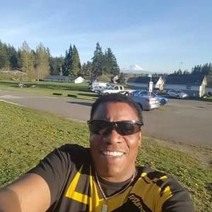 Meet your Posher, Louis